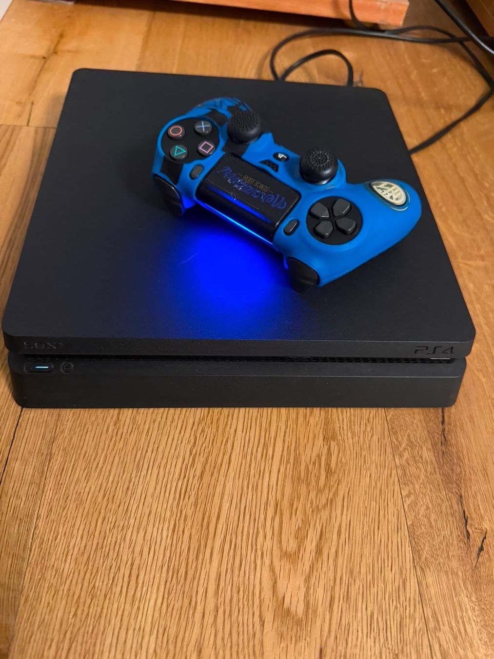 Sony Consoles: Ps4 Slim 500GB + Spiele – D'occasion à Sirnach par D.SecondChance