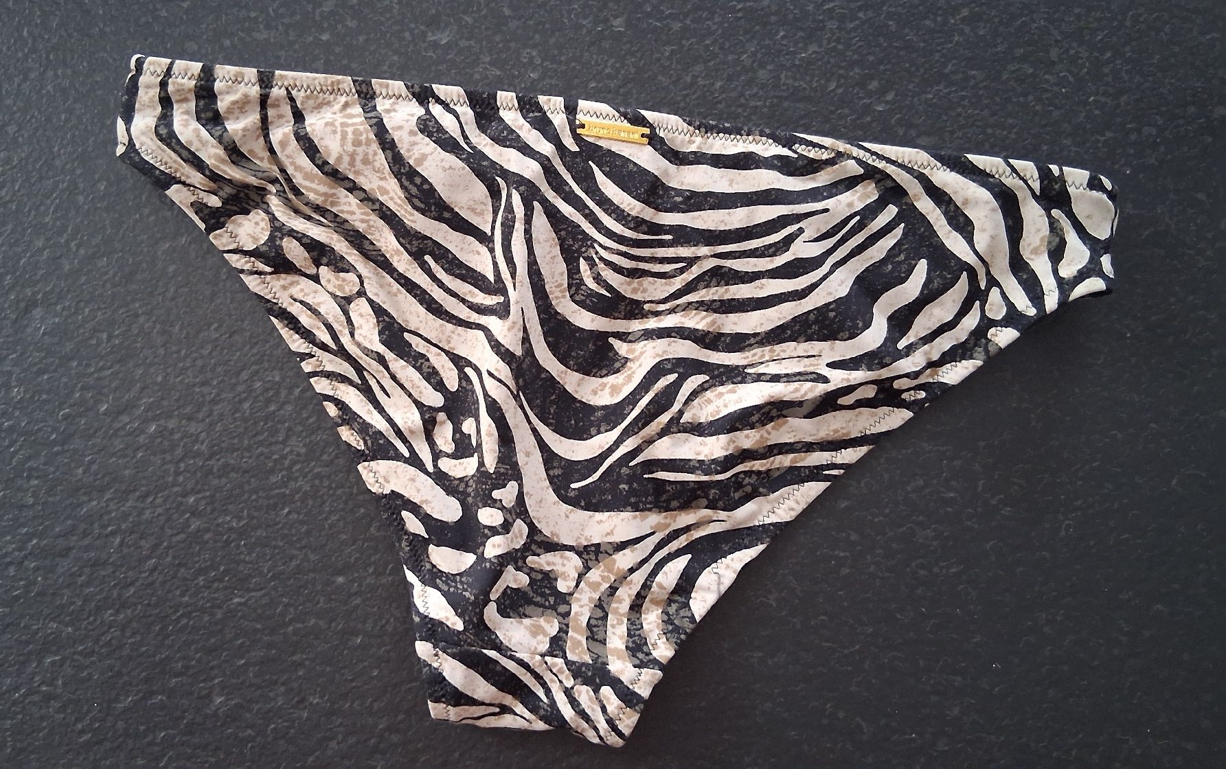 Bruno Banani Costumi da bagno & Bikini: Zebra-Muster Bikini-Hose von Bruno Banani Gr. 36 – Usato da Möhlin venduto da Chicco19 3