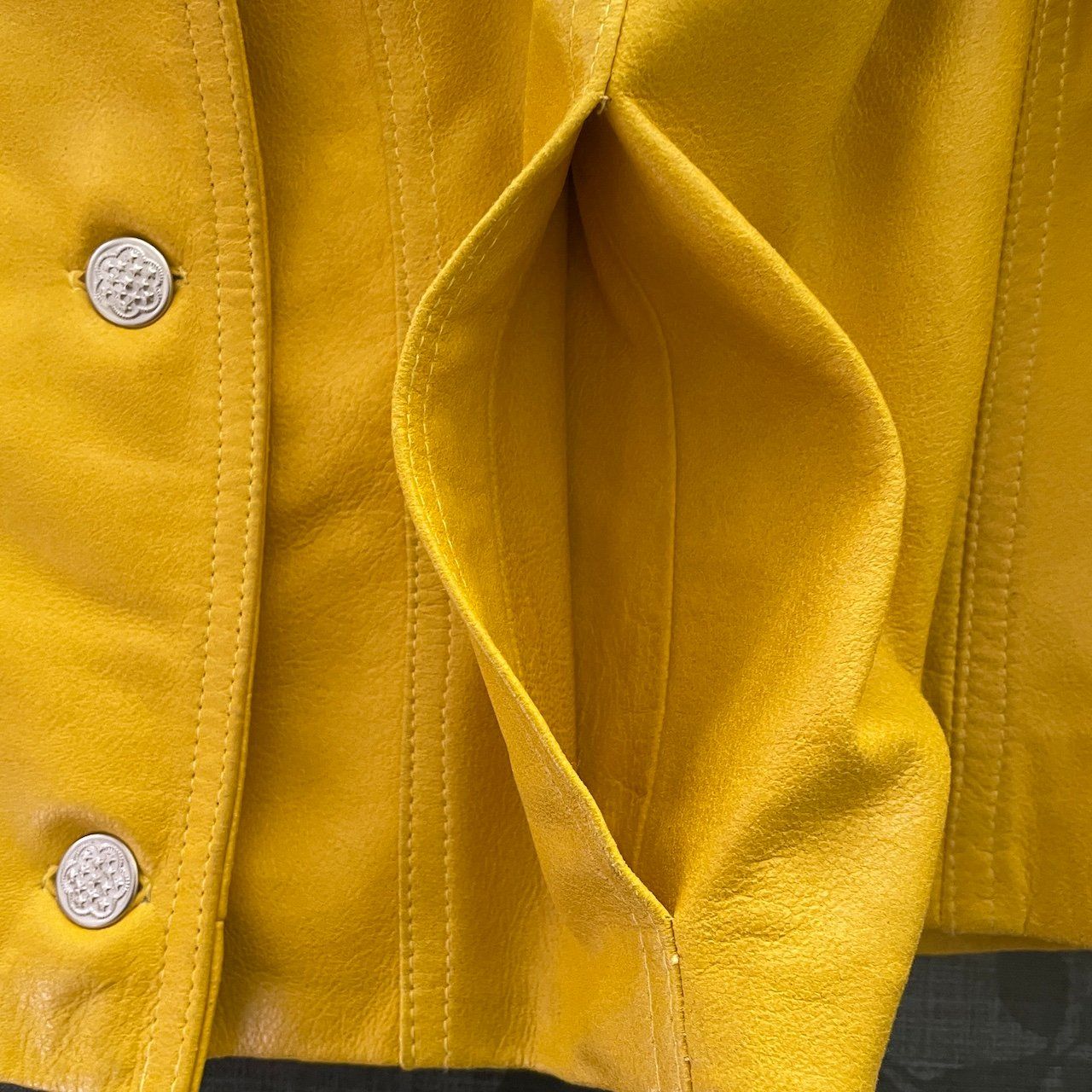 Giacche: Lederjacke für Damen – Usato da Biberist venduto da Maxime543 2