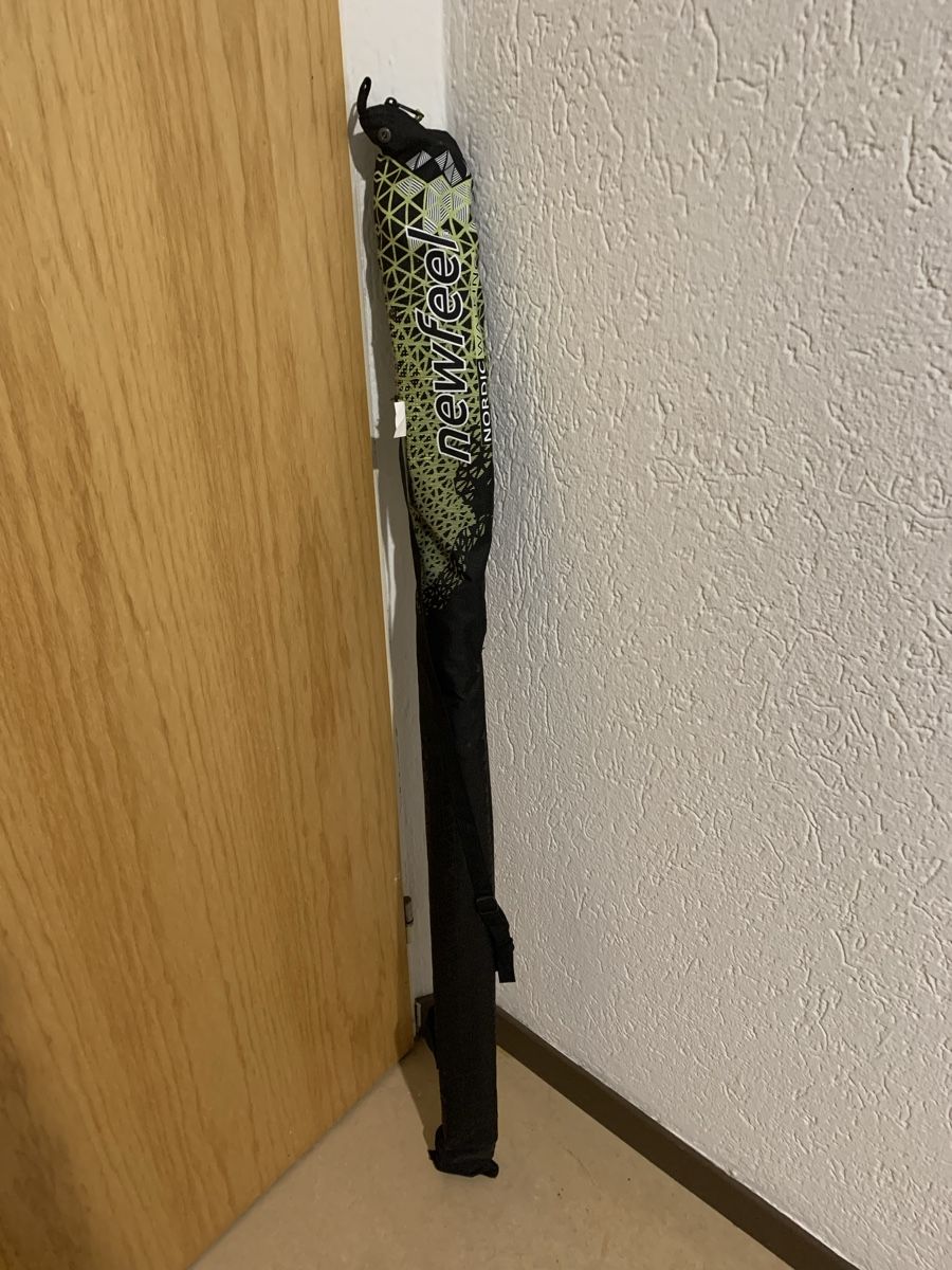 Bastoncini da trekking: Newfeel Carbon Nordicwalking Stöcke – Usato da Basel venduto da Fahrenheitcycling 1