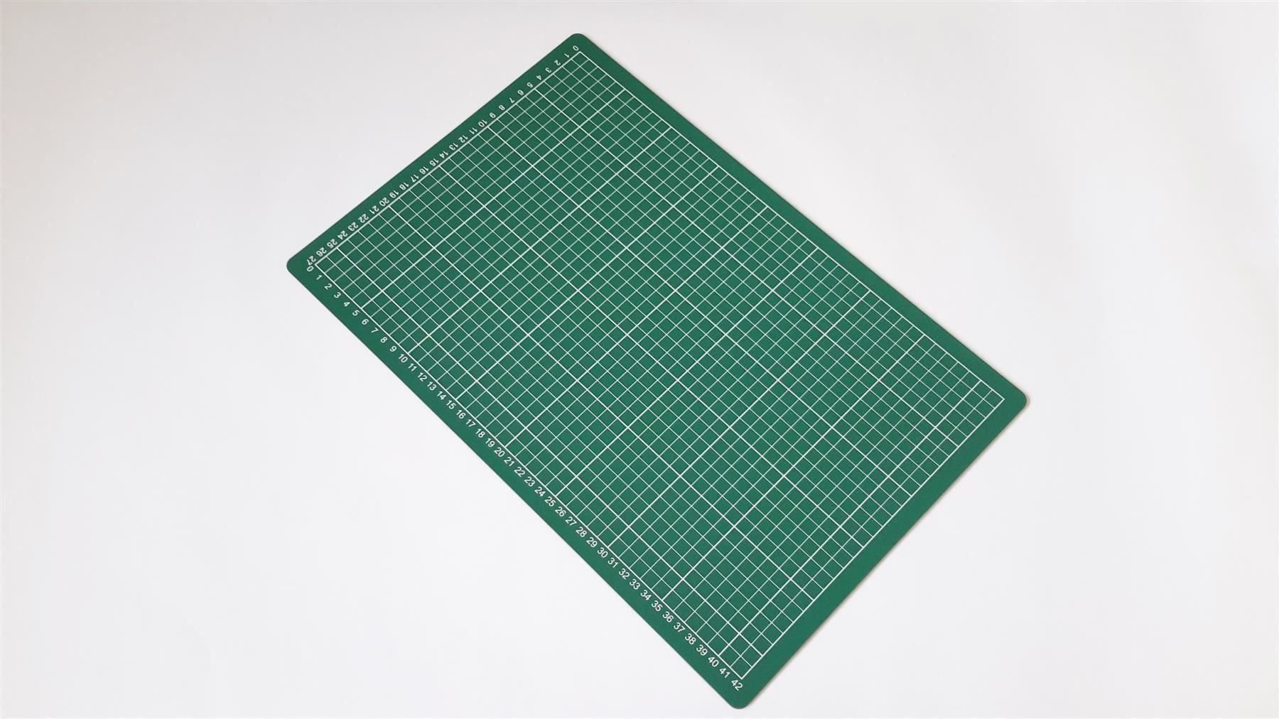 Kit bricolage: Schneidematte DIN A3, grün (r) – Nuovo e nell'imballaggio originale da St. Gallen venduto da cointec 1