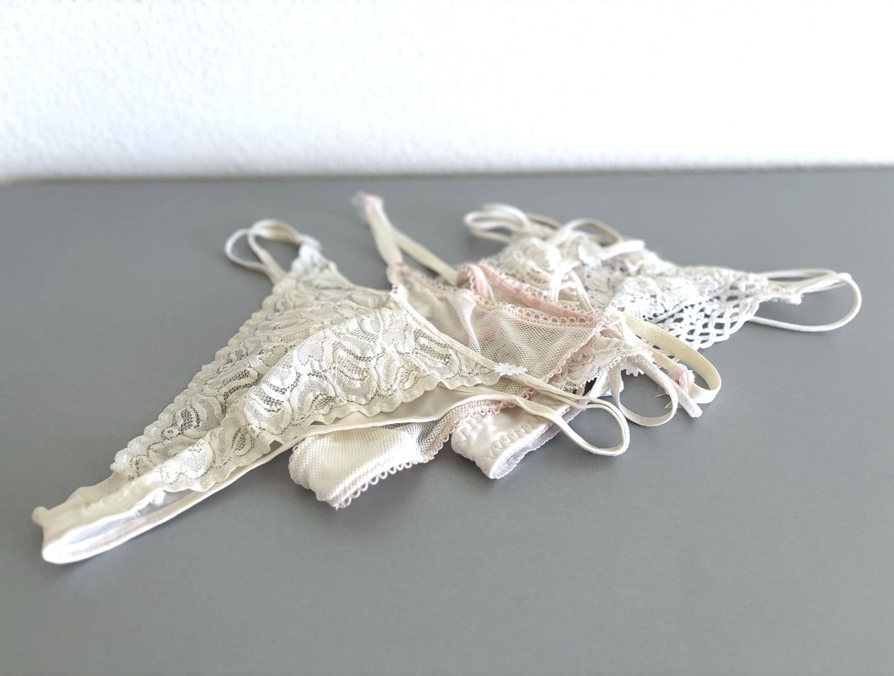 Altra biancheria intima: Dessous Unterwäsche String Slip G-String Thong Gr. S – Usato da Holzhäusern ZG venduto da paula_w