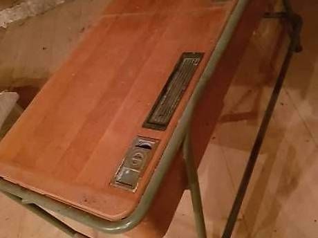 Scrivanie: Ancien bureau d'écolier double – Usato da Ste-Croix venduto da gfamily
