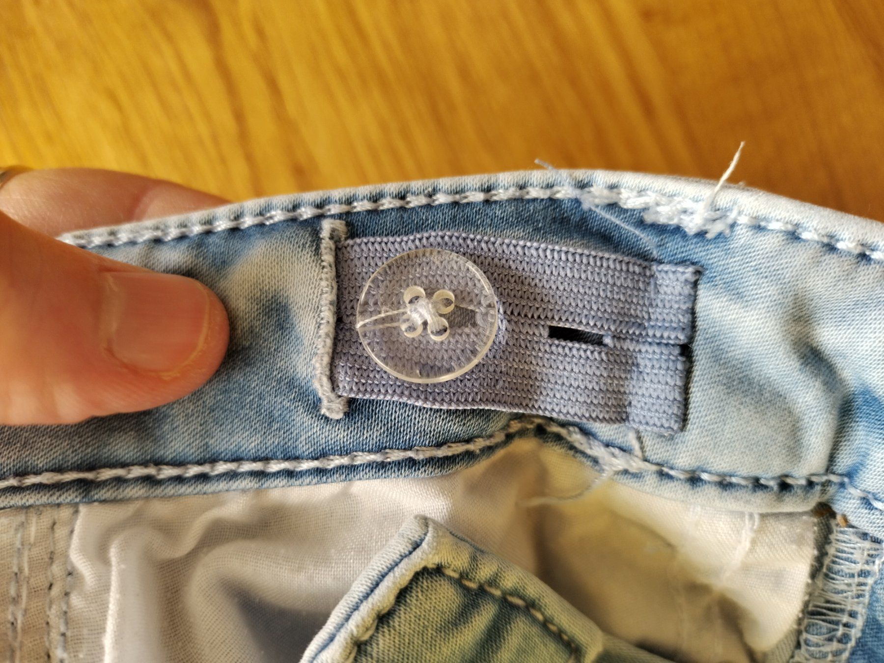 C&A Hosen: Neuwertige Capri-Jeans im hellblauen Farbton von C&A Gr. 140 – Neu (gemäss Beschreibung) aus Densbüren von TutaLarsen 2