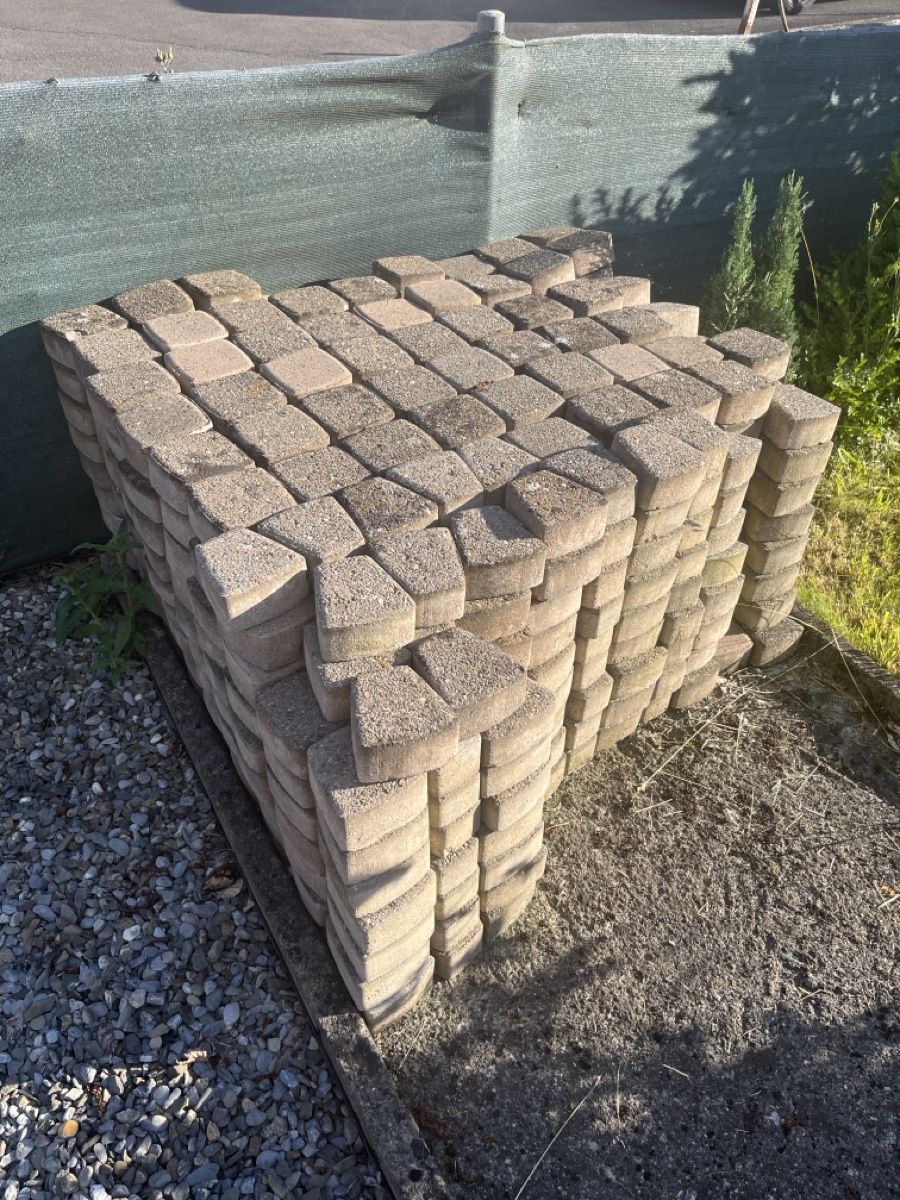 Pietre & tegole: Betonsteine rot – Usato da Sachseln venduto da sewa20