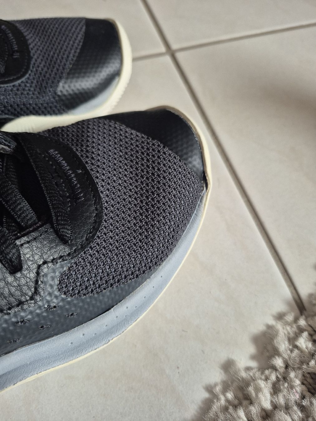 Under Armour Herrenschuhe: Under Armour Turnschuhe schwarz EU 36.5 – Gebraucht aus Aesch BL von Moni1211 5