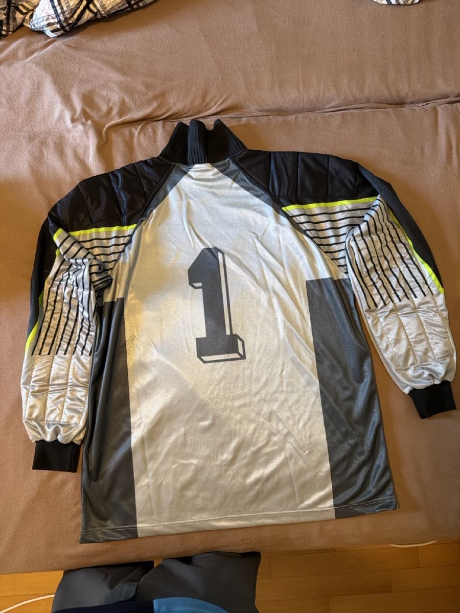 Adidas Kleiderpakete: Affarone portiere  – Gebraucht aus Sementina von bru_vpp5 6