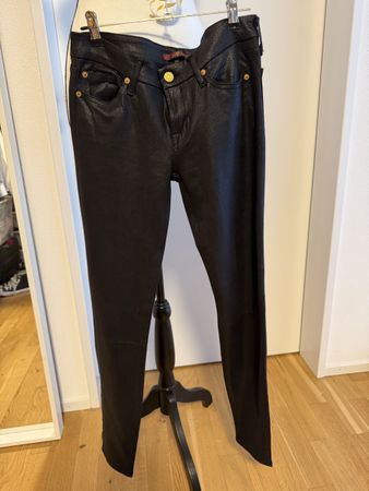 7 For All Mankind Hose in Lederoptik, Grösse 27Neu/Ungetrag.
