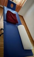 tolle blaue Massageliege