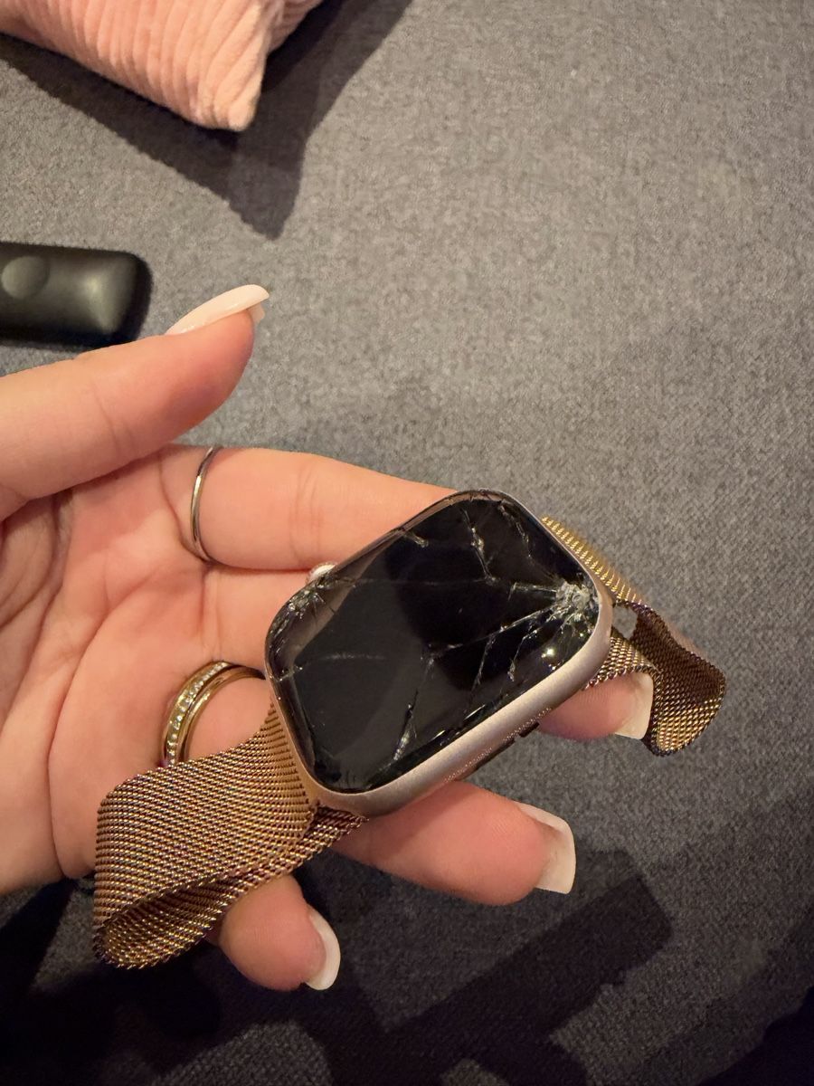 Apple Smartwatch: Apple whatch serie 11 – Difettoso da Romont FR venduto da mor_hq5g 1