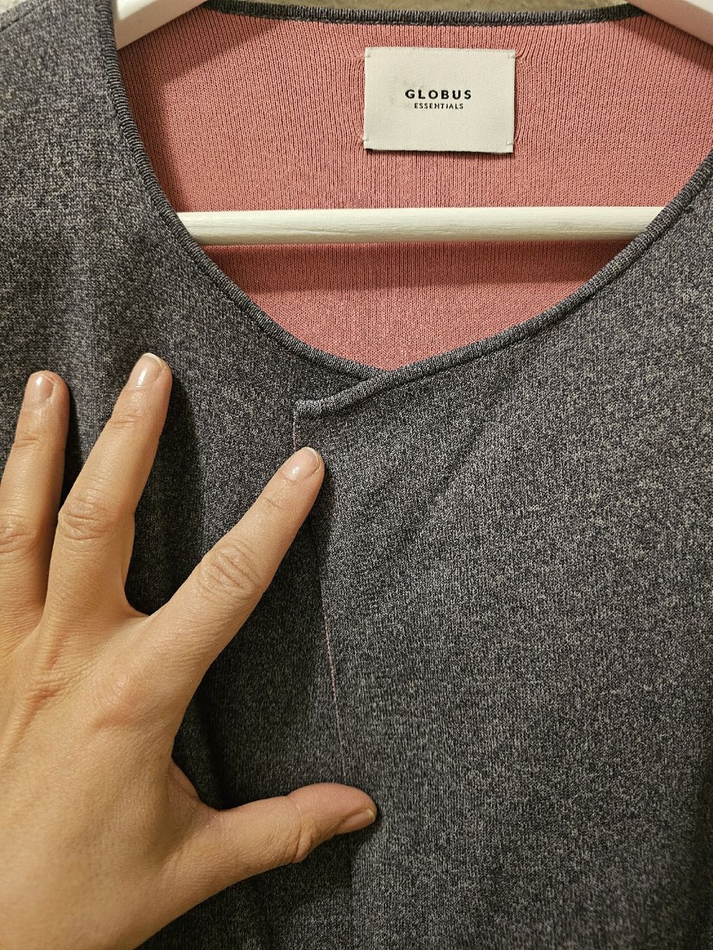 Globus Giacche: Globus, schlichte Strickjacke, Gr. M, Grau/Rosa  – Nuovo (secondo la descrizione) da Bern venduto da Oscarella 2