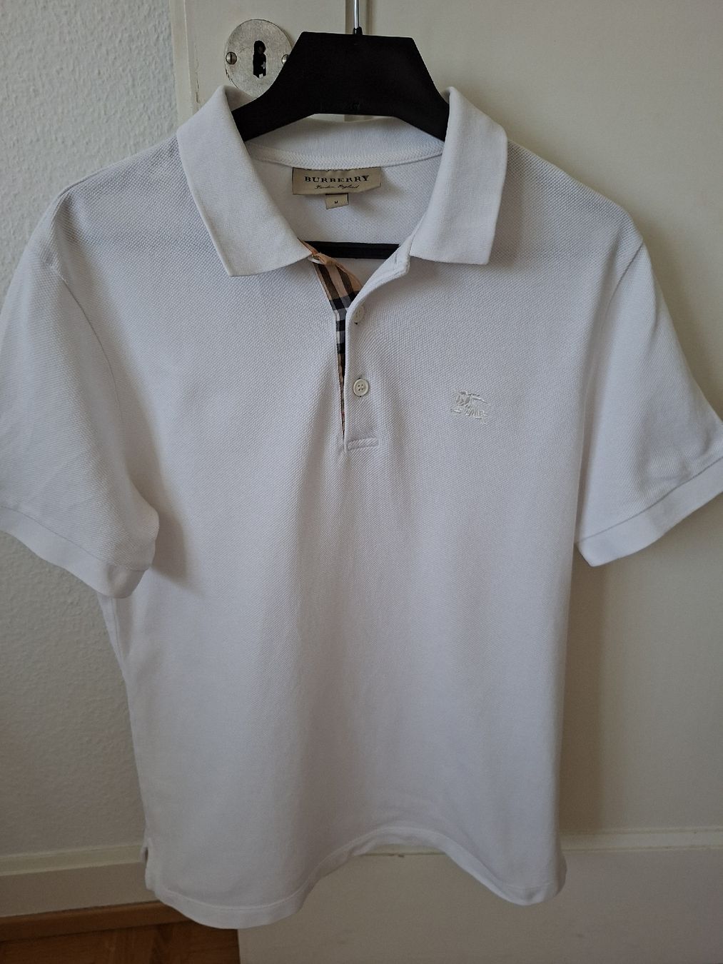 Burberry Polo-Shirts: Polo Burberry blanc taille M – Gebraucht aus Renens VD von ser_j2fn 1