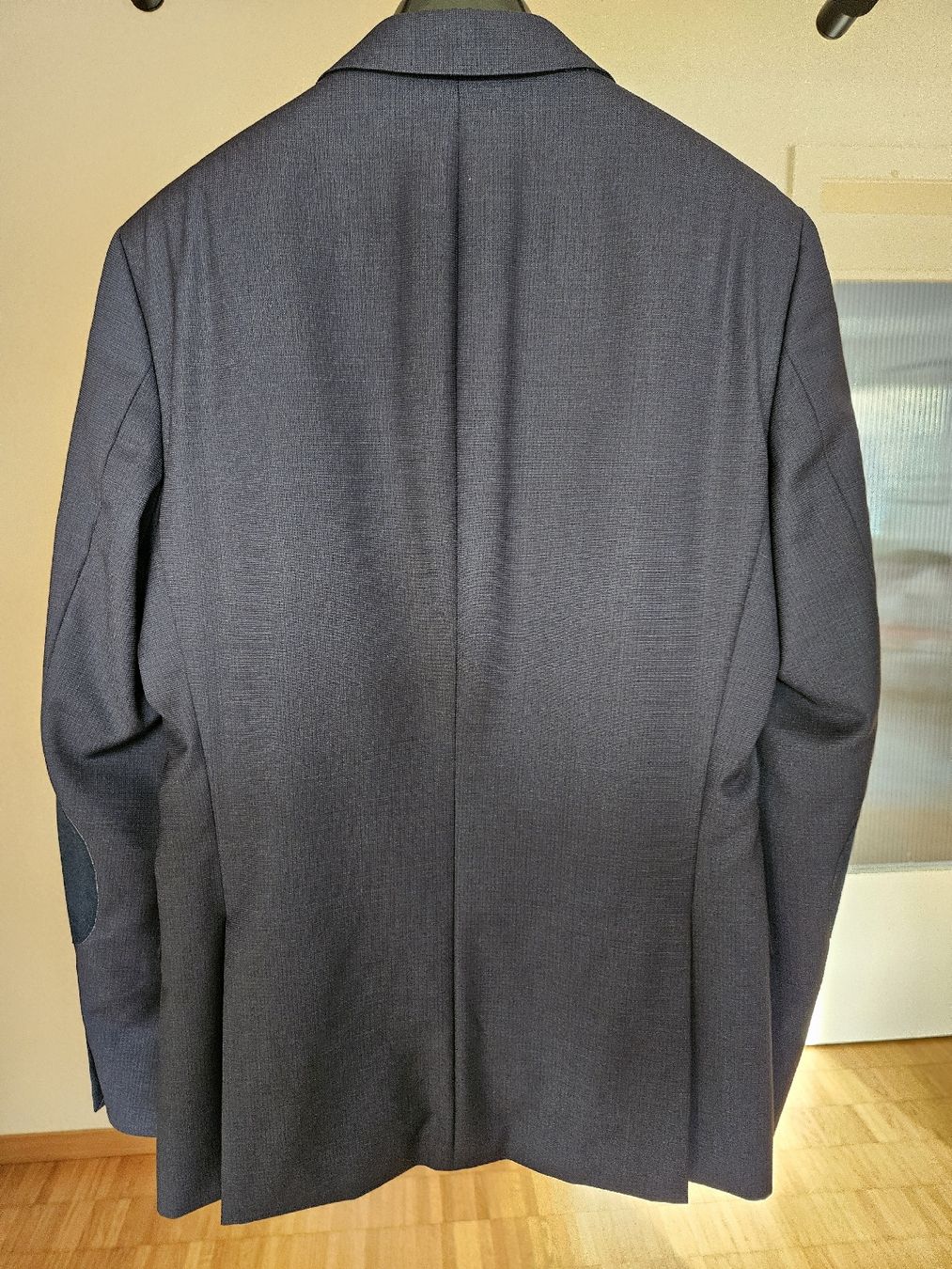 Hugo Boss Completi: Dunkelblauer Hugo Boss Anzug Grösse 46 – Usato da Zug venduto da duke99 2
