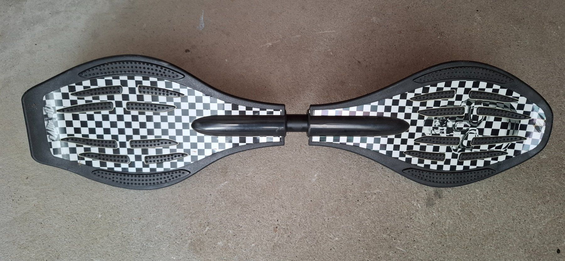 Skateboards: Waveboard – D'occasion à Porrentruy par grimcyr