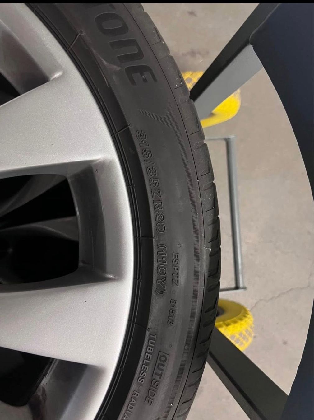 BMW Pneumatici & Ruote complete: X5 E70 Räder – Usato da Bilten venduto da Porsche037 5