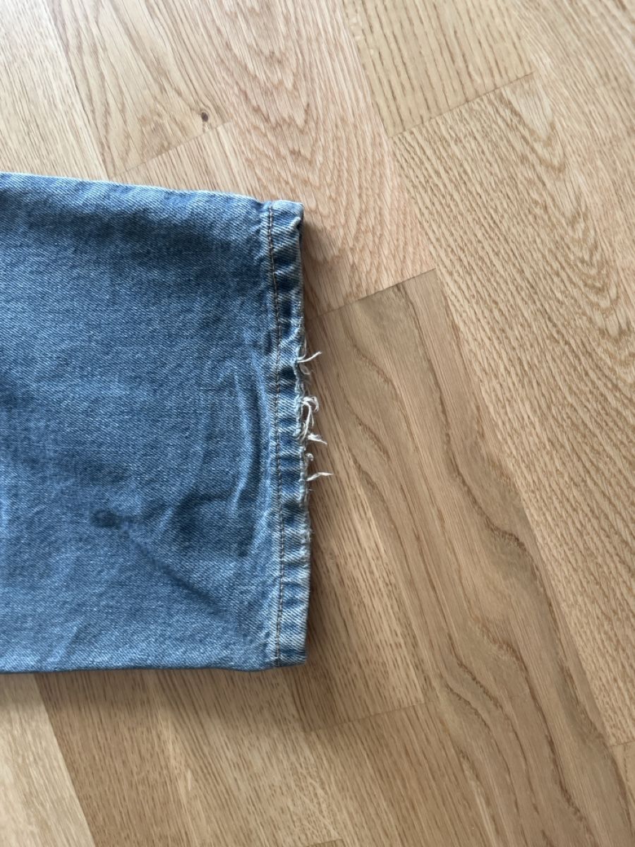 Bershka Jeans: Gut erhaltene weit geschnittene Jeans Gr 38 – Usato da Ostermundigen venduto da leo_n8v2 2