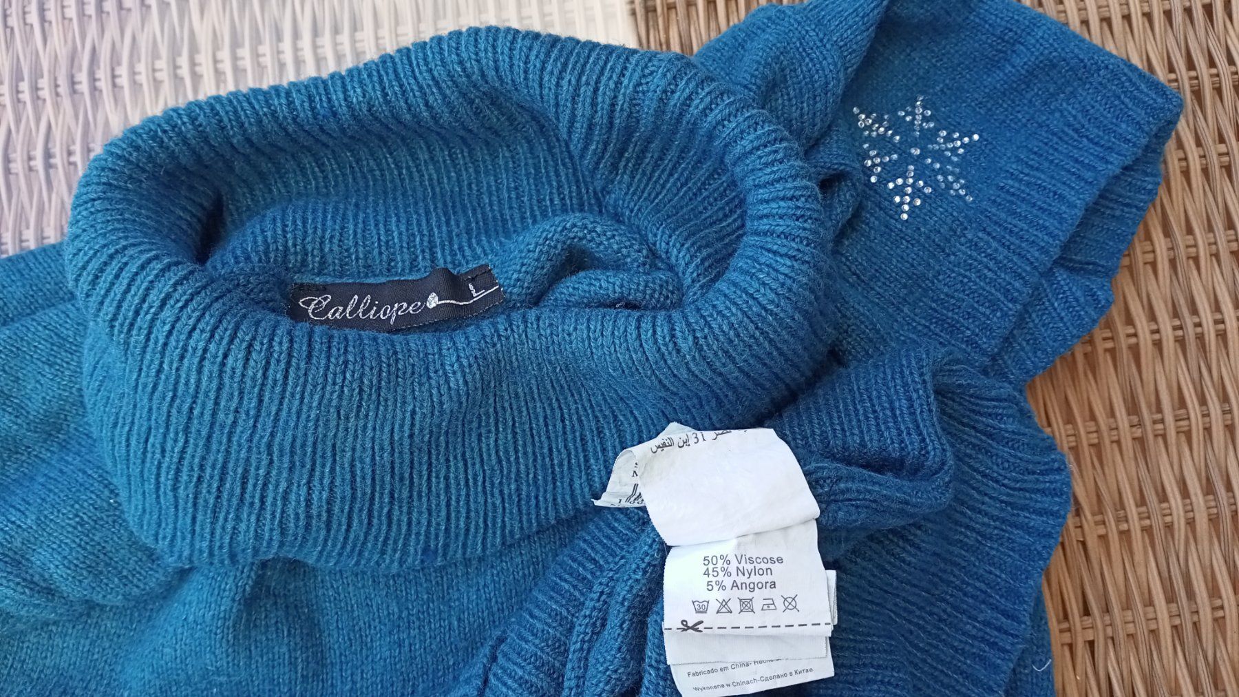 Maglioni & Felpe: Calliope Pullover Frau mit Angora azurblau – Usato da Brusino Arsizio venduto da Demidova 1