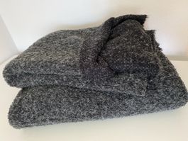 2 Stück Wollstoffe, grau, 155x205cm & 155x95cm (T:1)