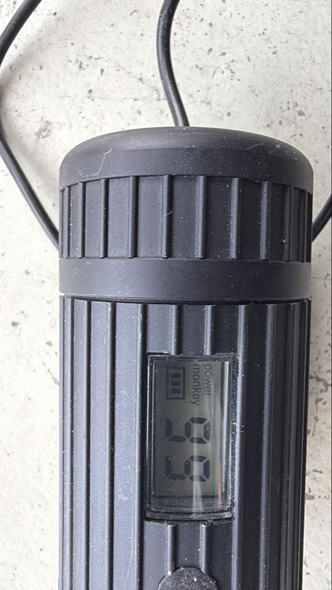 Batterie: Powermonkey Explorer 2 – Usato da Hergiswil NW venduto da Klimsen 1
