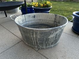 Alte Zuber als Dekoration, Gemüsebett,Blumentopf …..