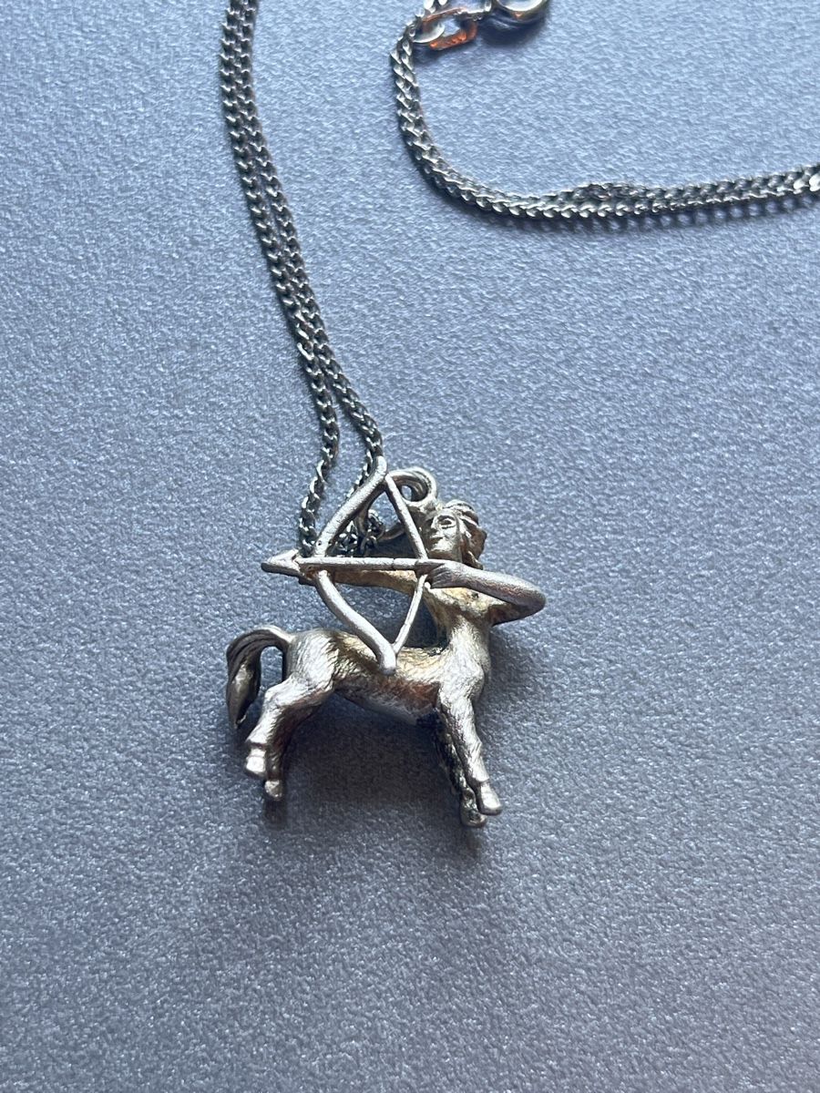 Ketten: Vintage Silver Sagittarius Centaur Archer Necklace! – Gebraucht aus Laufen von Trendmarket 3