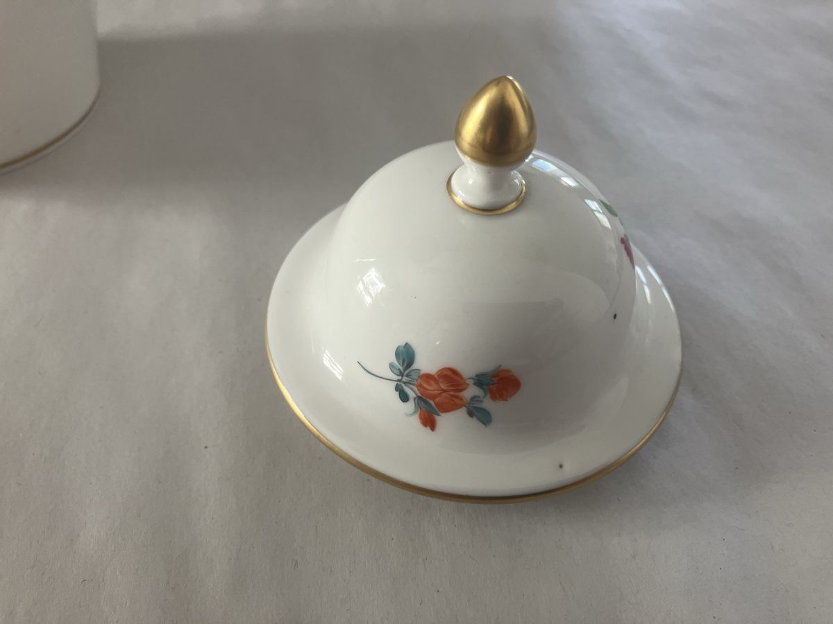 Tutte le decorazioni: Meissen Amphore mit Deckel – Usato da Ilanz venduto da Celi.hull 4
