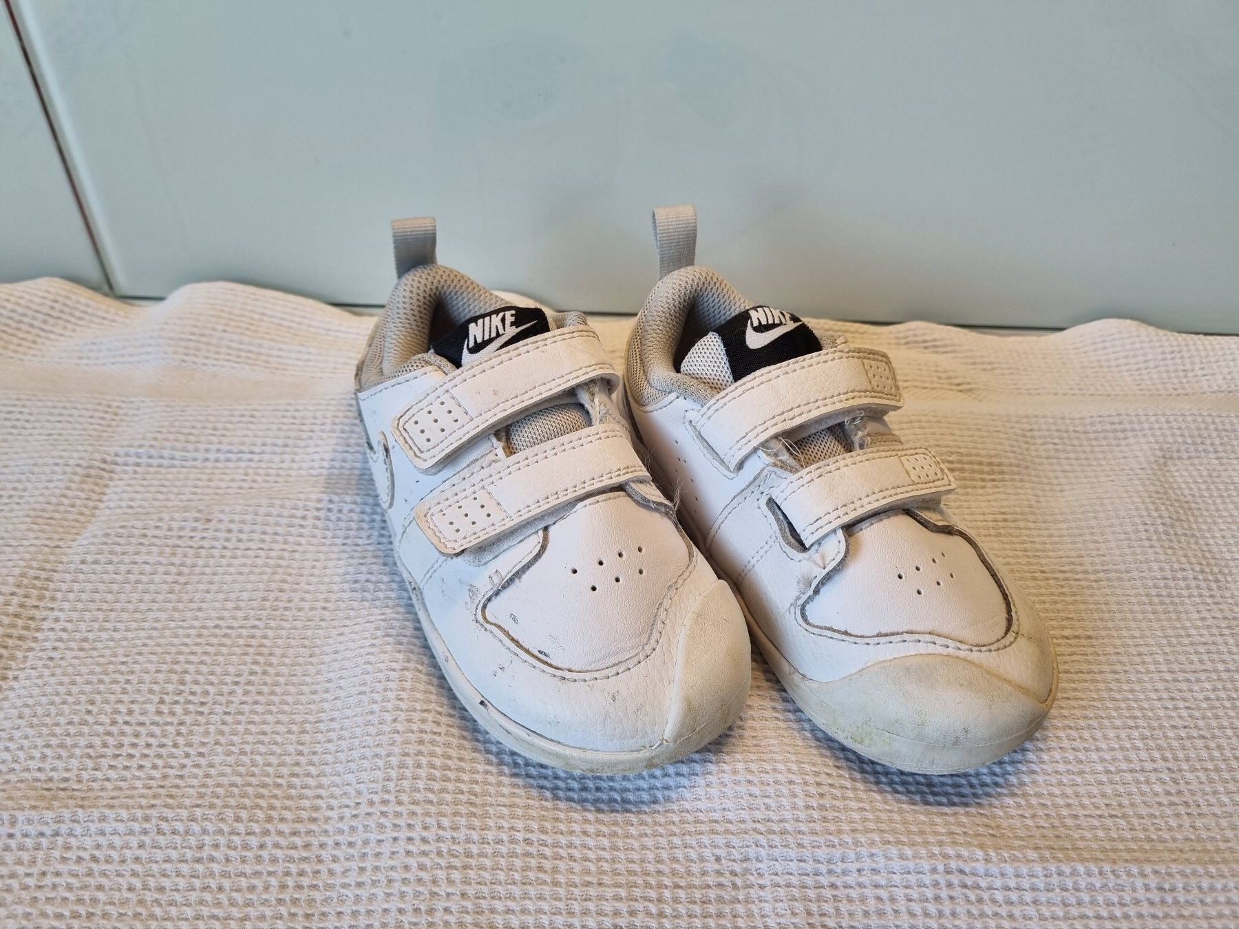 Nike Scarpe per ragazzi: Nike Turnschuhe, weiss. Grösse 23.5 – Usato da Hinterkappelen venduto da Anbal
