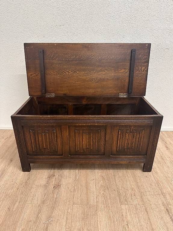 Cassapanche: Vintage Jaycee Tudor Sitztruhe aus Eichenholz – Usato da Obernau venduto da Arche_Noah_Brocki 2