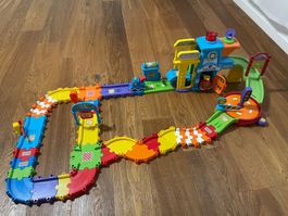 Strassenset Baby Flitzer + 2 Autos und 1Polizeistation