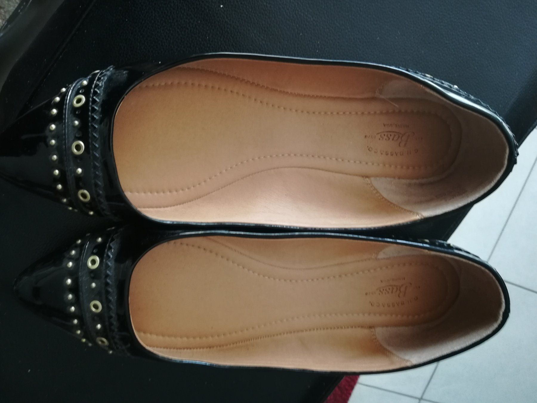 Damenschuhe: Chaussures laquées noires, pied large – Gebraucht aus St-Cergue von Neviana 2