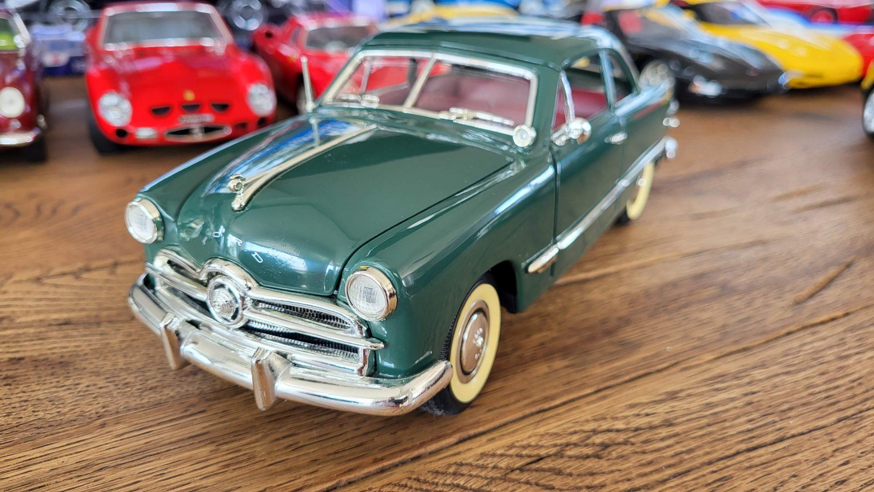 Modellautos: Ford 1949 1:18 Mira – Gebraucht aus Rothrist von Juana5 1