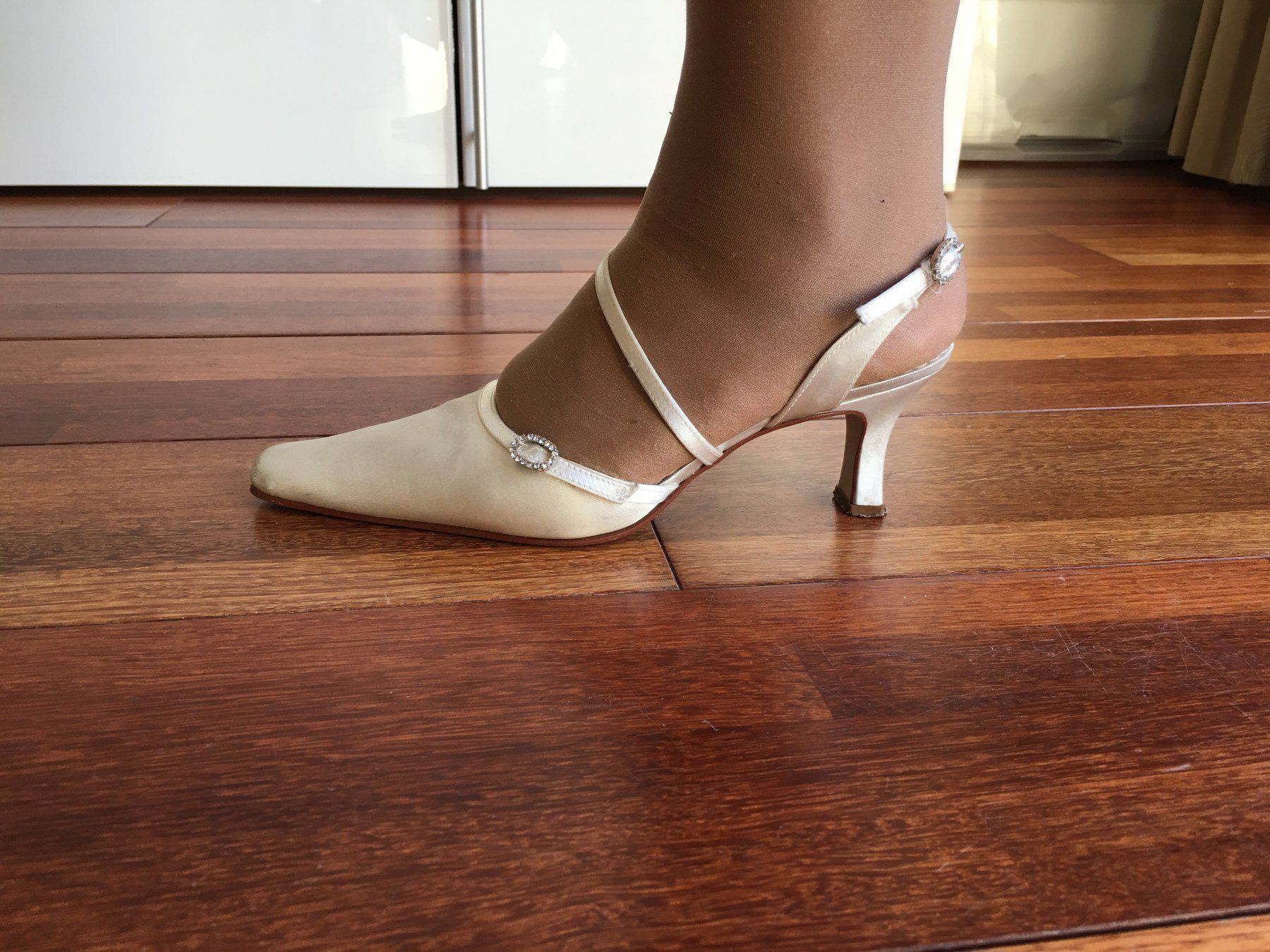 Rainbow Scarpe da donna: Rainbow Masy Brautsschuhe Ivory Satin – Nuovo (secondo la descrizione) da Luzern venduto da inf_c7r2 1