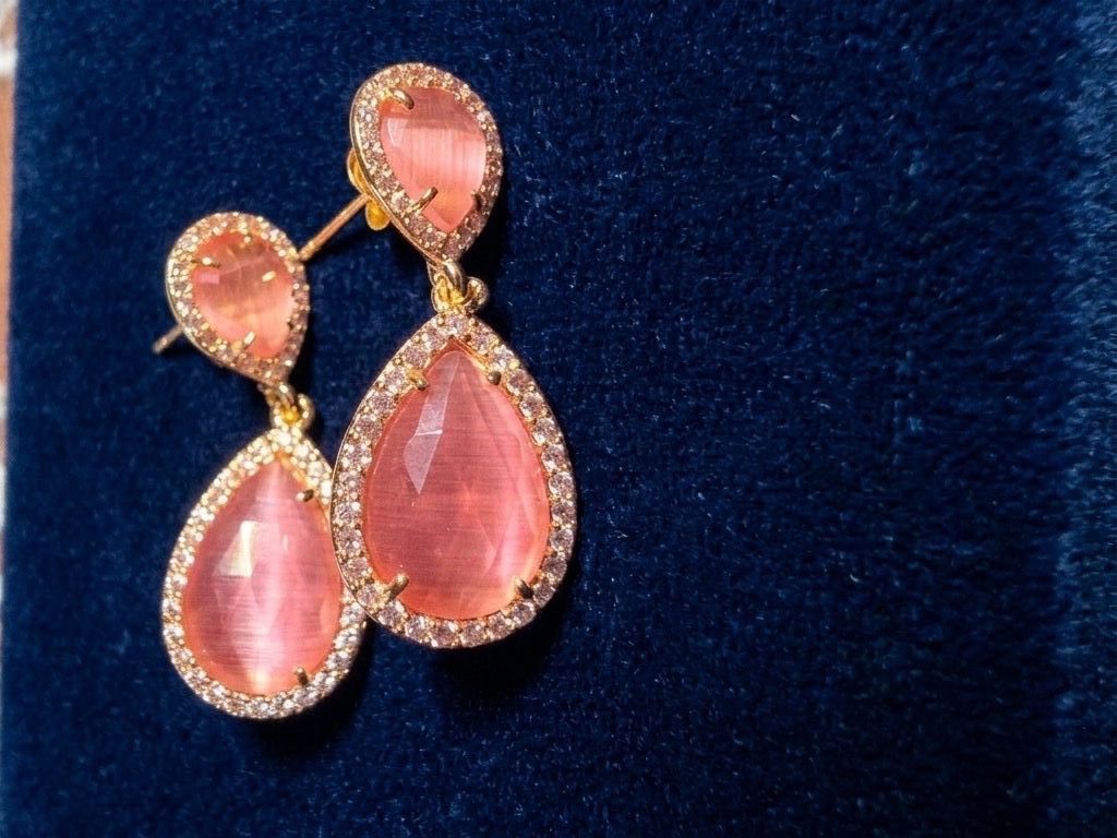 Orecchini pendenti & Orecchini a lobo: Boucles d’oreilles Juliette – Nuovo e nell'imballaggio originale da St-Maurice venduto da Sandrinette123