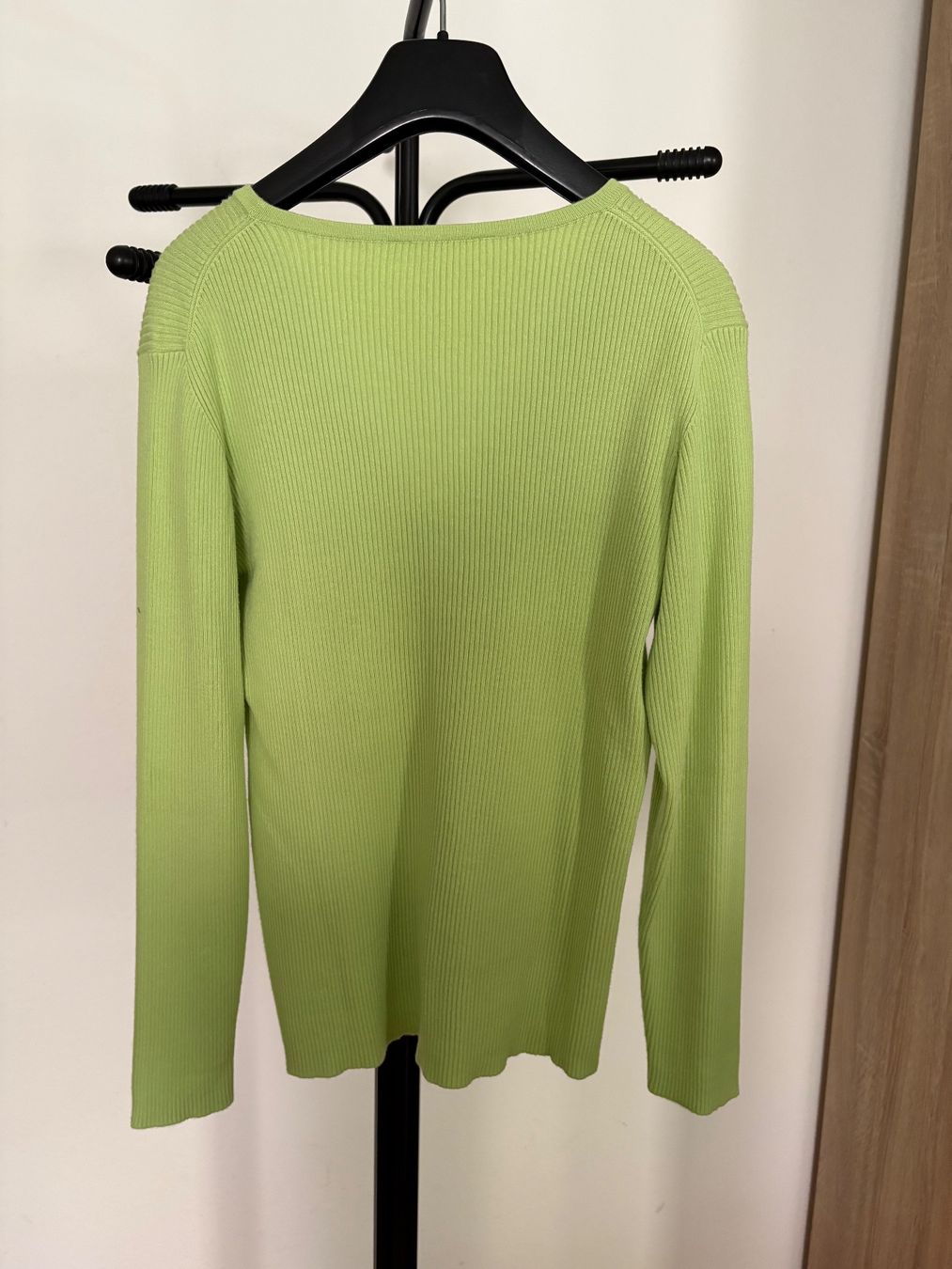 Lotti di vestiti: Jacke und T-Shirt – Usato da Zürich venduto da luc_2t2q 1