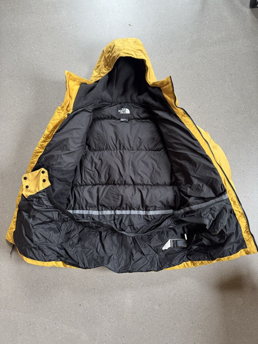 North Face Jacken: North Face Winterjacke gelb – Gebraucht aus Bolligen von glorja 1