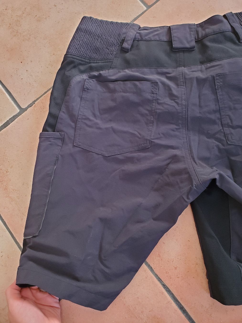Engelbert Strauss Pantaloni: Engelbert Strauss Shorts schwarz  – Usato da Brünisried venduto da marii. 3