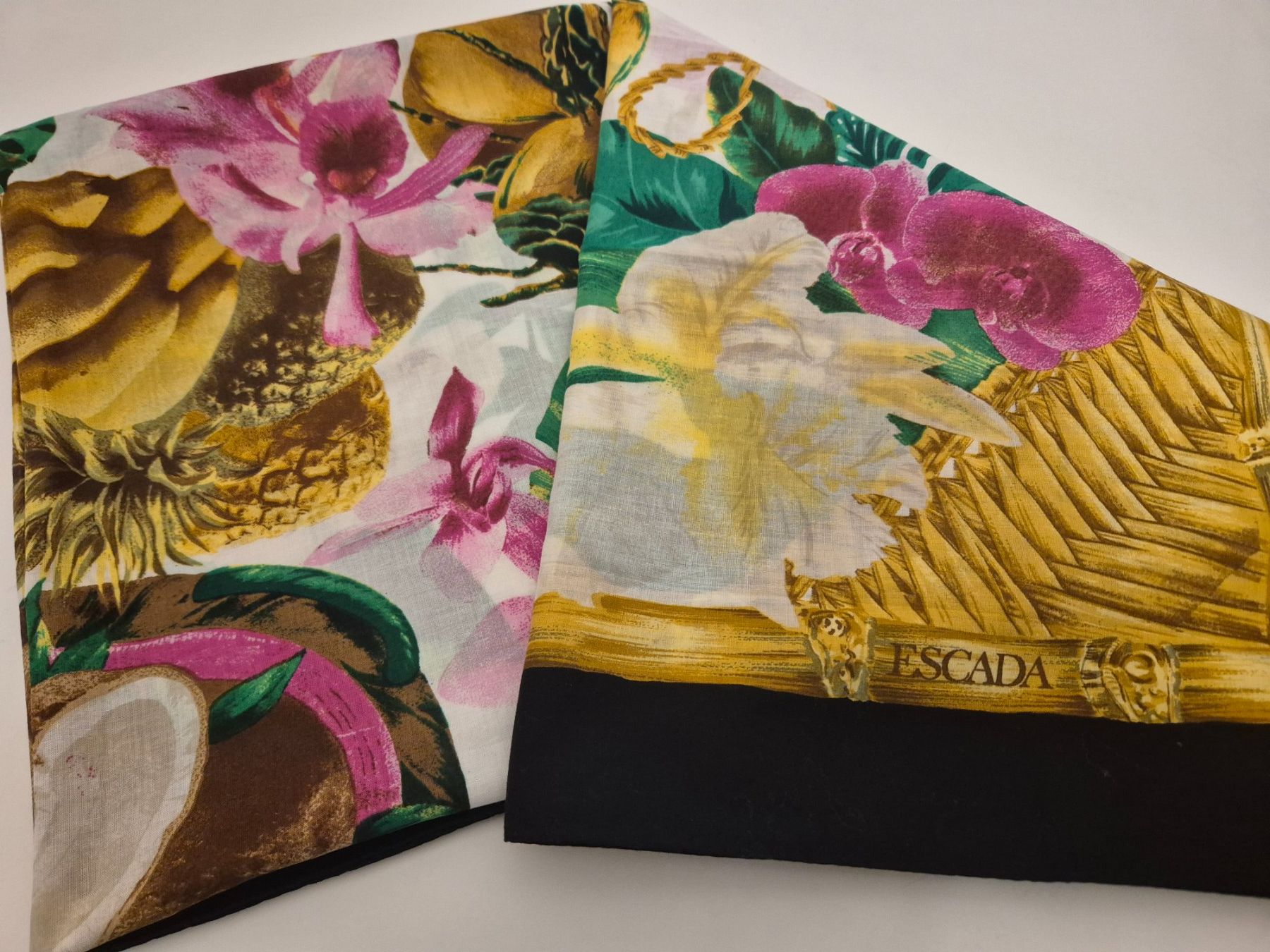 Escada Foulard & Sciarpe: Tuch von Escada mit tropischem Muster – Usato da Niederhasli venduto da mybluefish 2