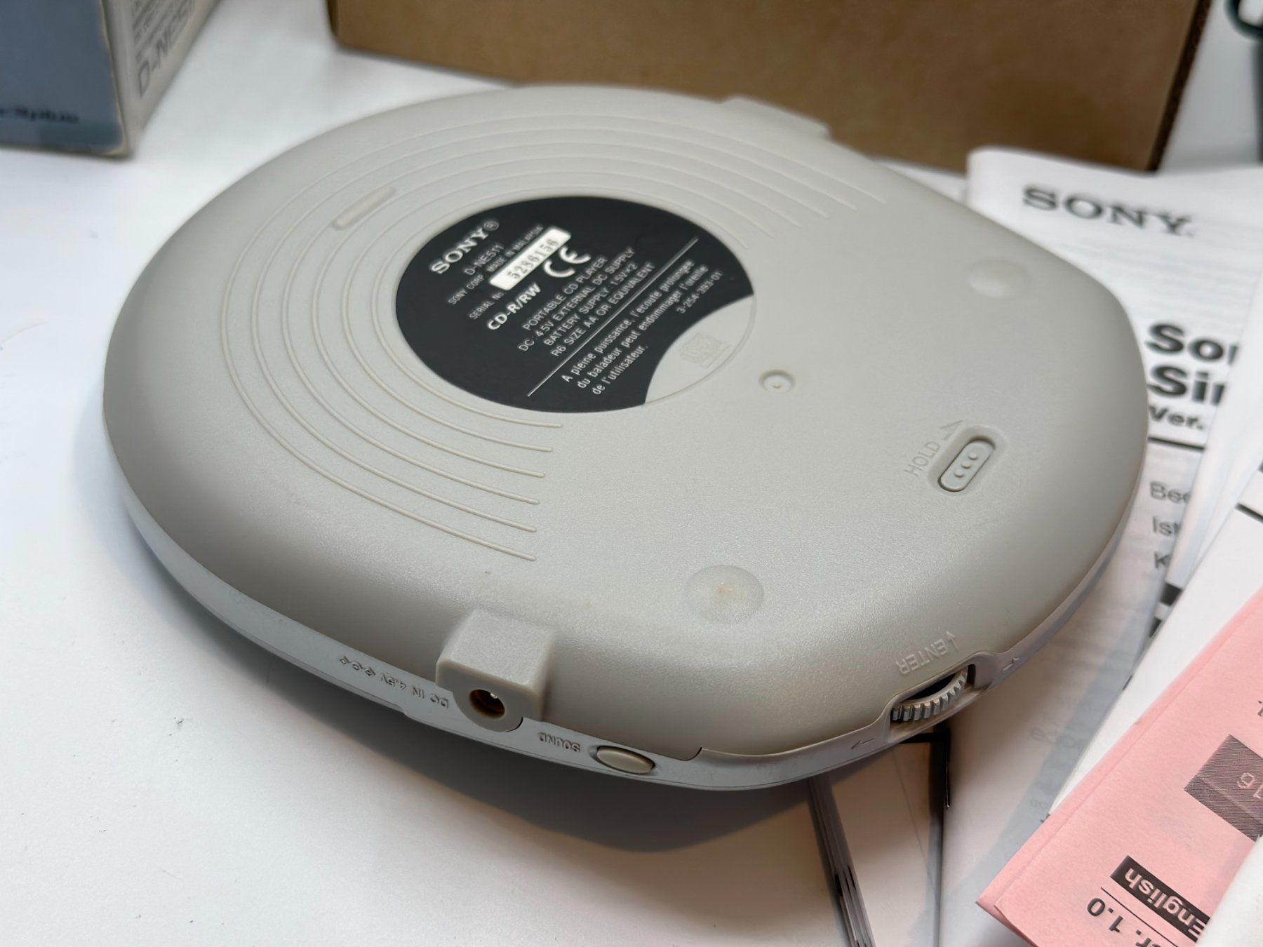 Grundig Tragbarer Mediaplayer: Sony 1 Discman Baladeur CD Portable Player + Test OK ! – Gebraucht aus Genève von inc_9vgv 2