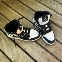 Nike AIR Jordan 1 MID