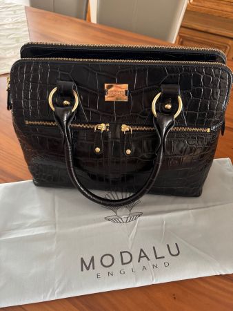 Ledertasche von Modalu England - schick und elegant
