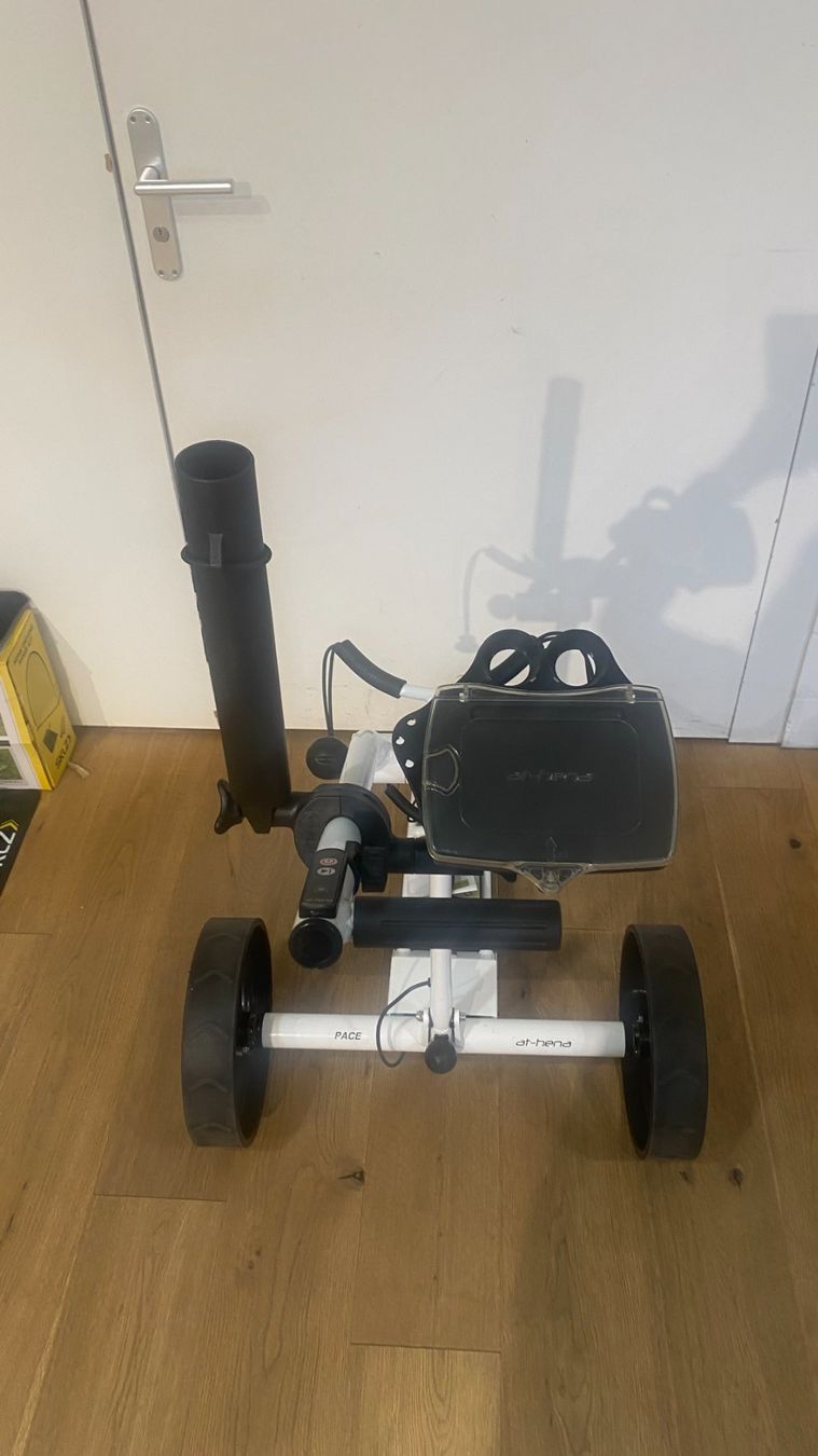 At-Hena Trolleys: at-hena Elektro Golf Trolley PACE weiss – Gebraucht aus Dietikon von at-hena 2