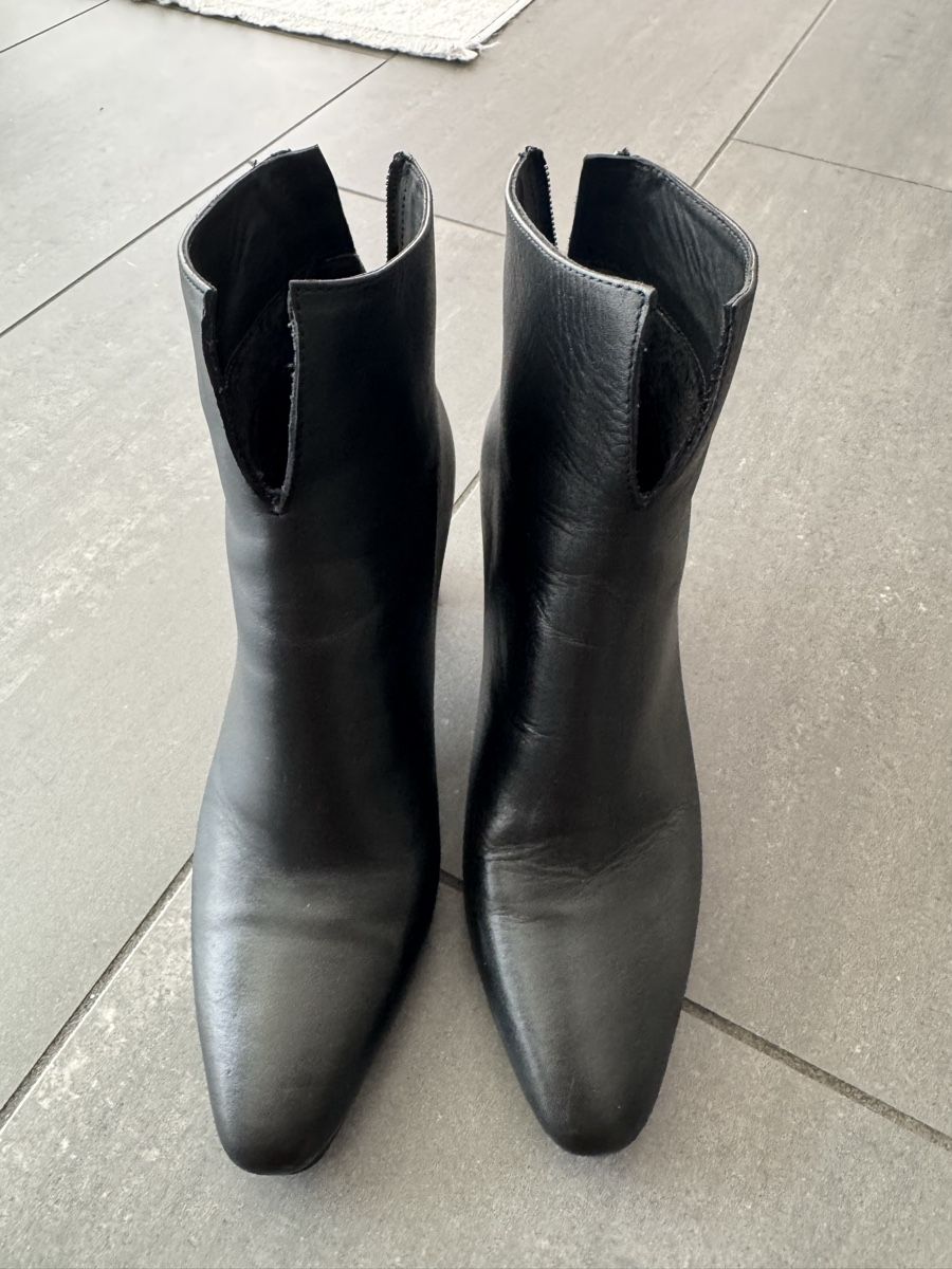 Scarpe da donna: Schwarze Leder Stiefeletten Grösse 38 – Nuovo (secondo la descrizione) da Olten venduto da bir_k96n 3