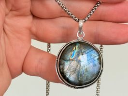 Collier labradorite, élégant et tendance ✨