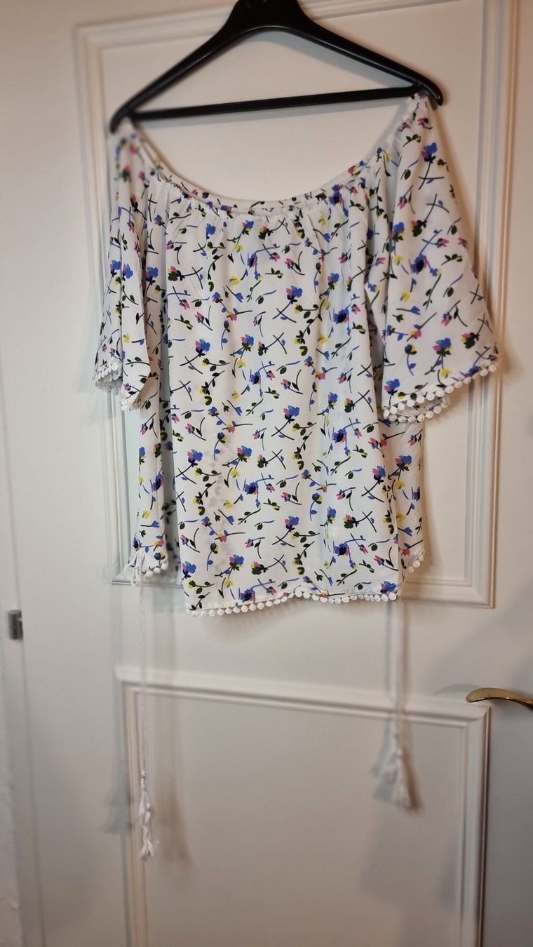 Camicette: Neue Bluse Größe XL – Usato da Wald ZH venduto da Martin79