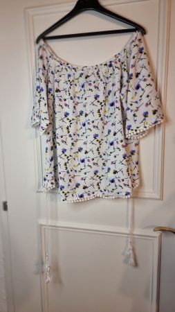 Neue Bluse Größe XL
