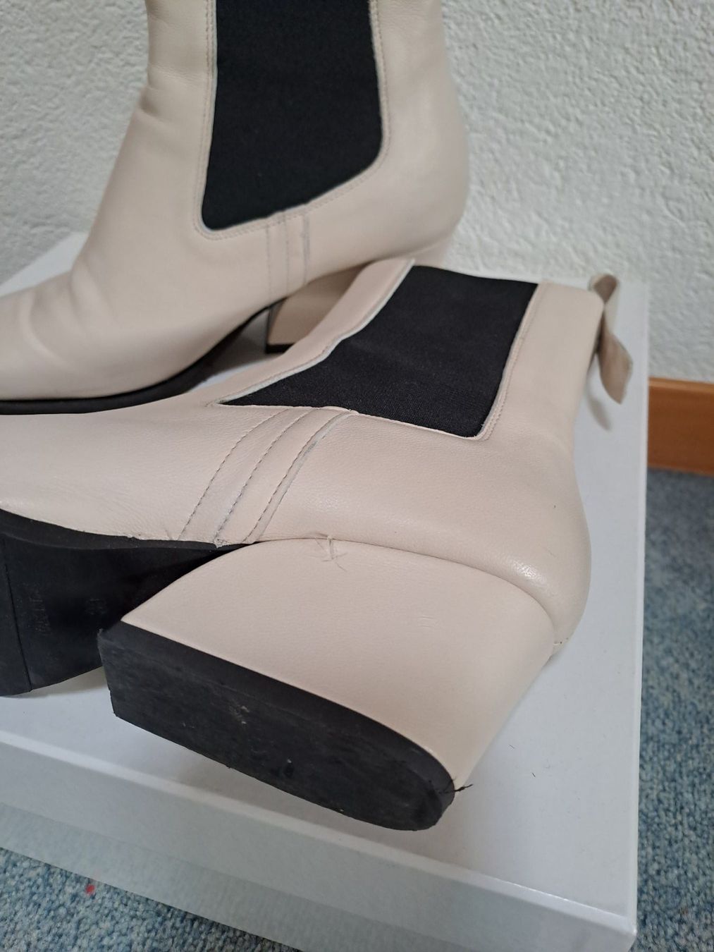 Damenschuhe: Hochwertige Stiefeletten, NP 329.--, Gr. 38 – Gebraucht aus Frauenfeld von Andadaa 4
