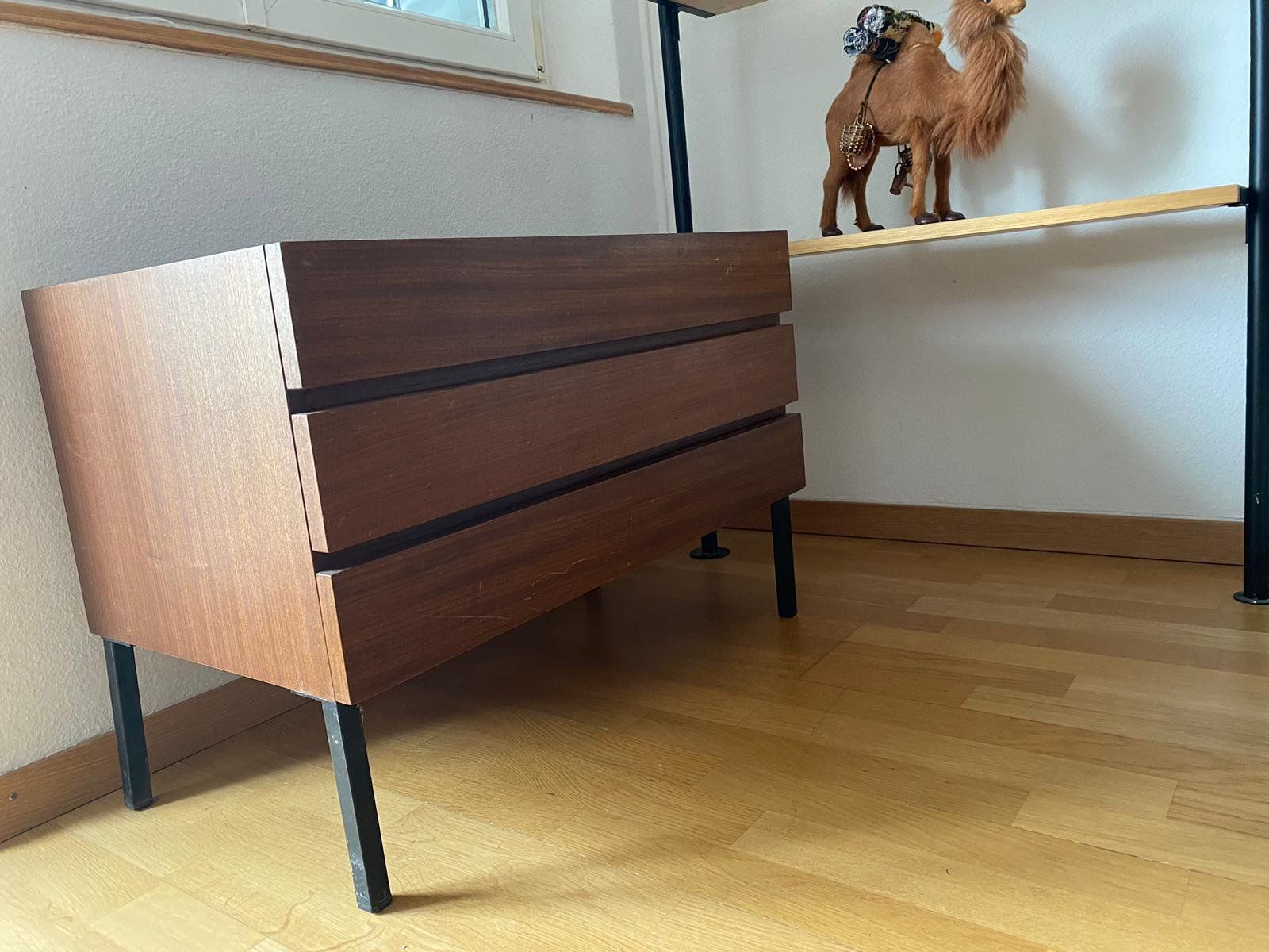 Kommoden: Vintage Kommode mit 3 Schubladen – Gebraucht aus Schlieren von  1