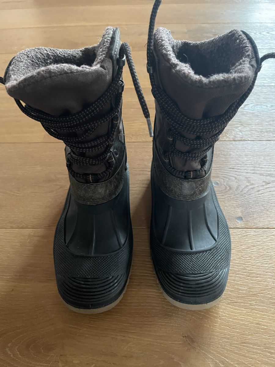Chaussures garçon: Winterschuhe / Schneeschuhe – D'occasion à Aarwangen par erd_ngx8 1