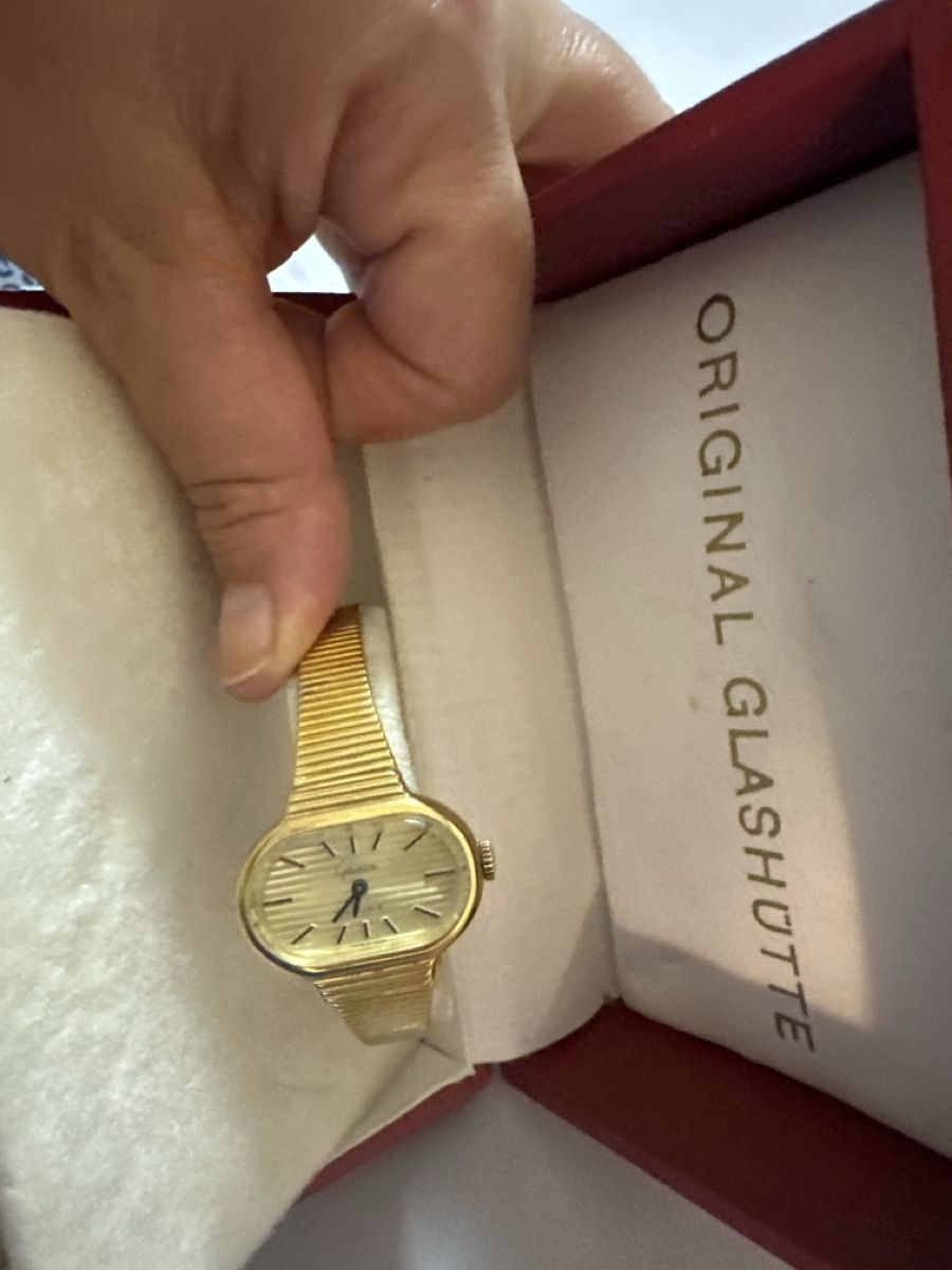 Glashütte Montres: Glashüte damenuhr Handaufzug  – D'occasion à Oberentfelden par ulli03 2