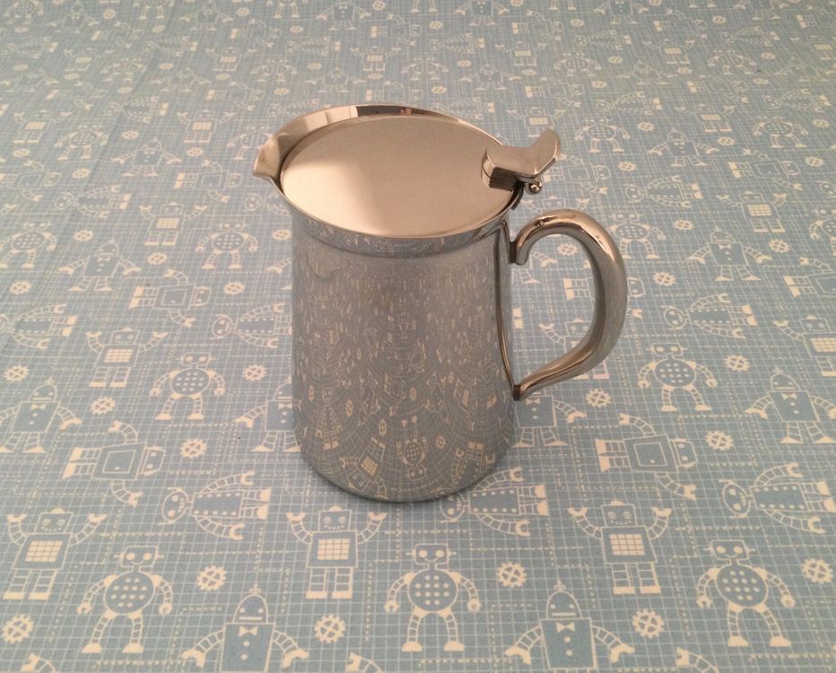 VOBOR Milchkännchen Edelstahl 600ml - Milchaufschäumer Mit Deckel Für Barista